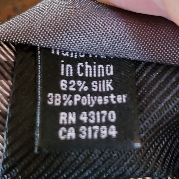 Geoffrey Beene Tie - Picture 5 of 5